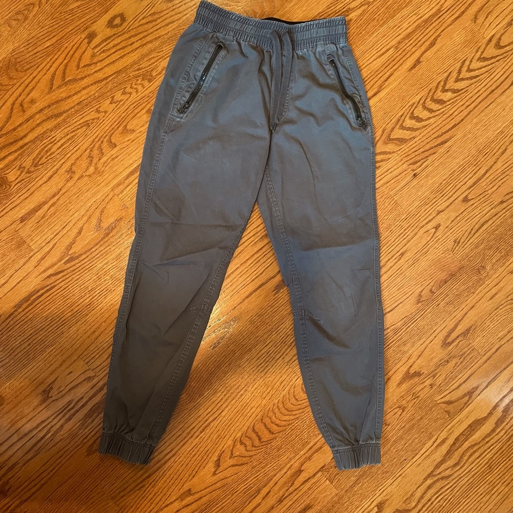Under Armour Men’s Small Gray Joggers